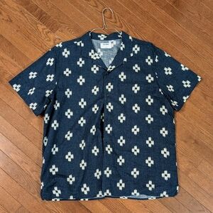 Old Navy - Short Sleeve, Navy/White Geometric Print Button Down Shirt - M…